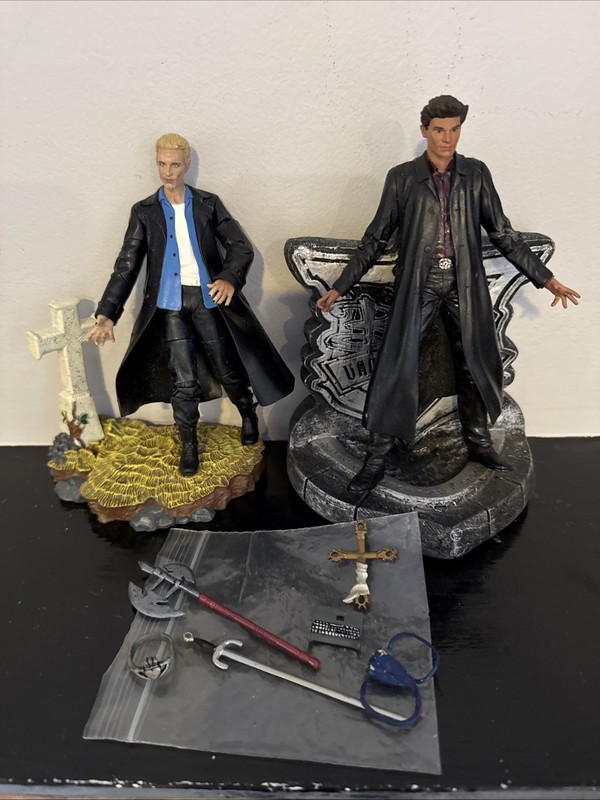 Buffy The Vampire Series Two Figures, Stands & Accessories 