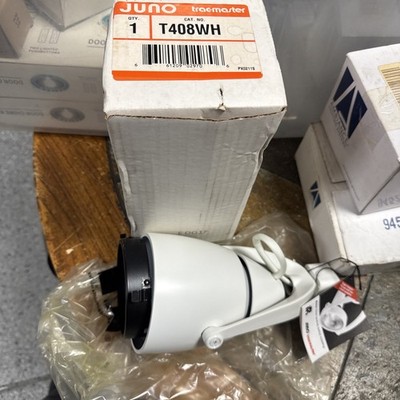JUNO LIGHTING T08wh NEW IN BOX) Trac-master