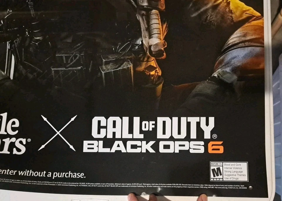 Póster de ventana Call of Duty Black Ops 6 Little Caesars 2024 resistente 48" x 30" Foto 3 de 4