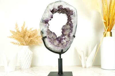 Wunderschöne Amethyst Krone Geode Scheibe mit funkelndem großem lila Druzy auf Rotatin