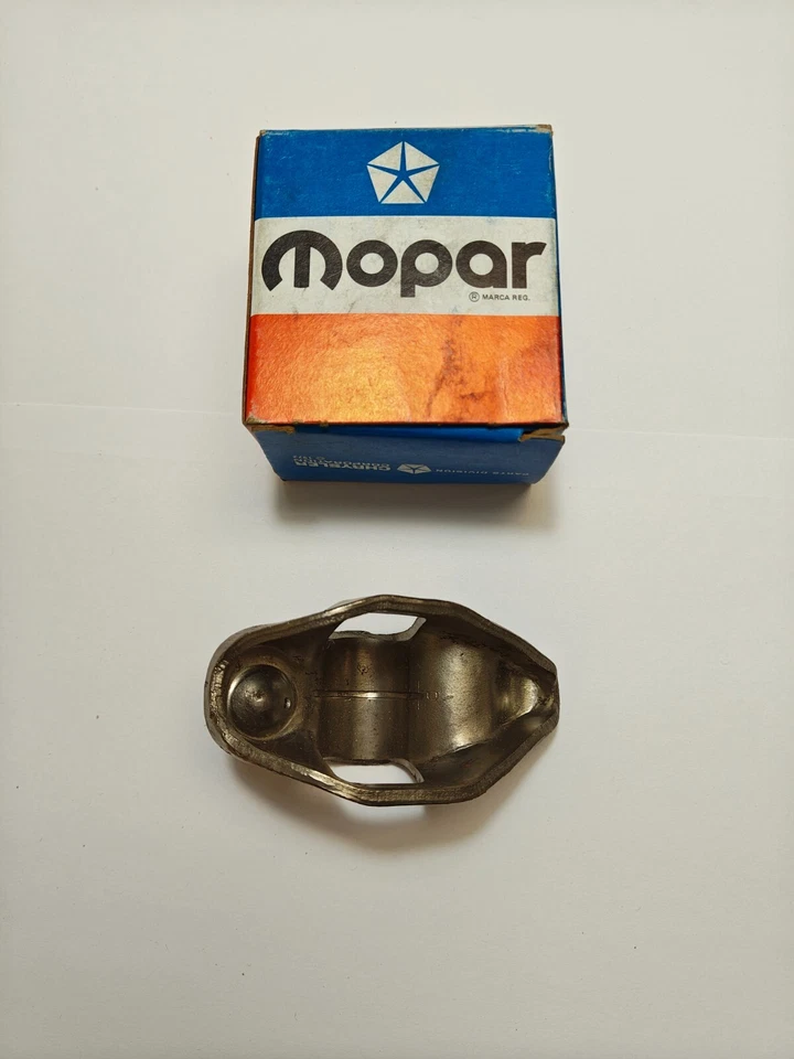 Brazo basculante de válvula lateral izquierdo Plymouth Dodge 1964-1976 273 318 340 360 3418424 nuevo en stock Foto 4 de 4