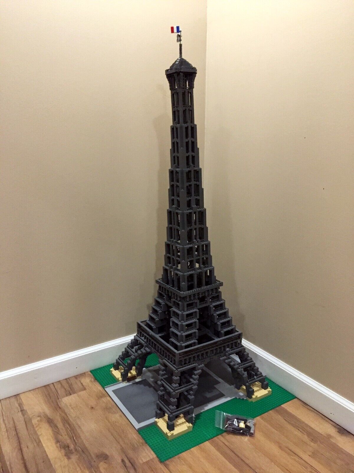 LEGO Sculptures:  Eiffel Tower 10181  1:300 Scale Very rare.  (2007) 42.5" tall