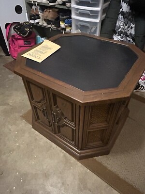 1975 Magnavox Vintage End Table with Record Player, 8-track and AM