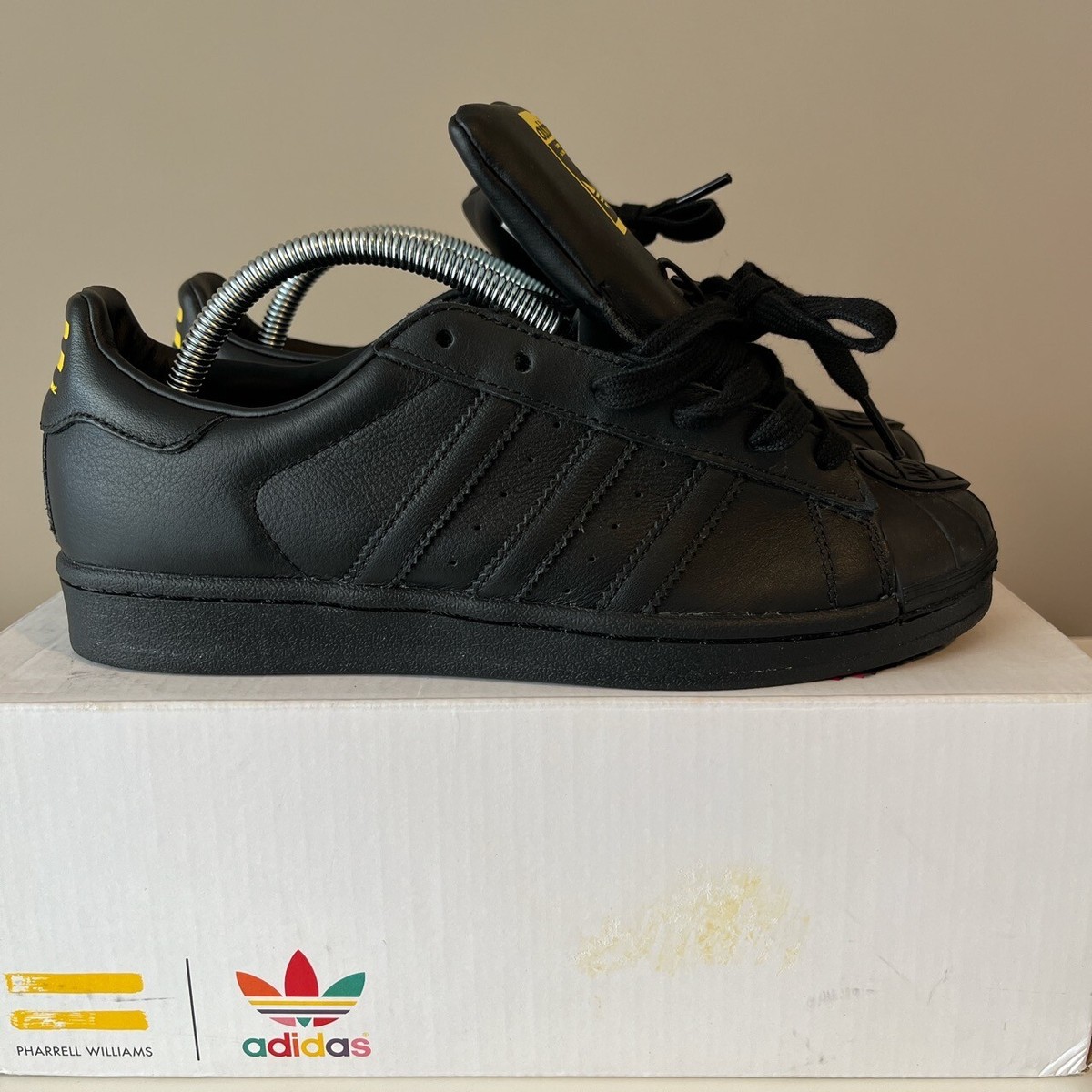 Adidas Superstar Pharrell Williams Super Shell Black Yellow Adidas Superstar Pharrell Williams Super Shell Black Yellow