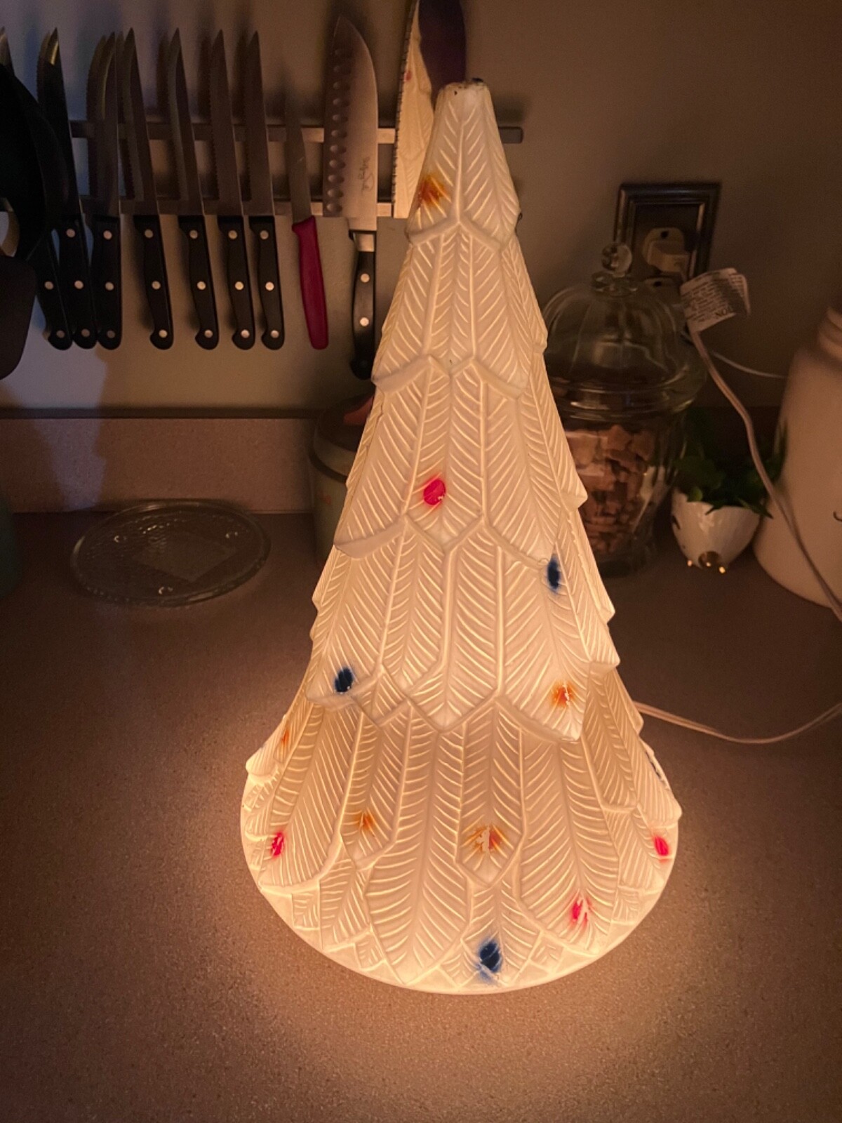 RARE VINTAGE WHITE CHRISTMAS TREE BLOW MOLD Unmarked 15” Tabletop