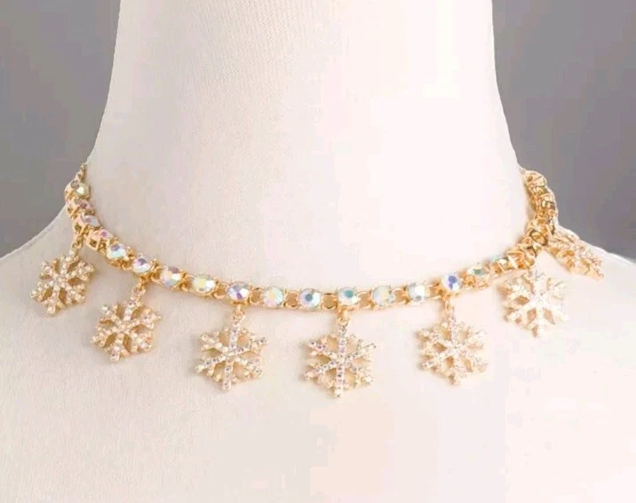 Colar Berloque Betsey Johnson Tom Dourado Festa de Férias Floco de Neve Cristal Inverno - Imagem 2 de 4