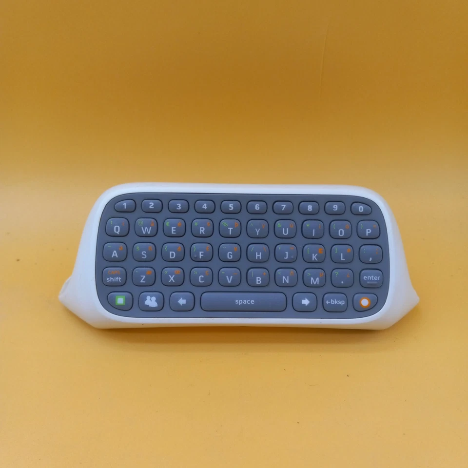 Microsoft Xbox 360 Chatpad - White - Image 2 of 4
