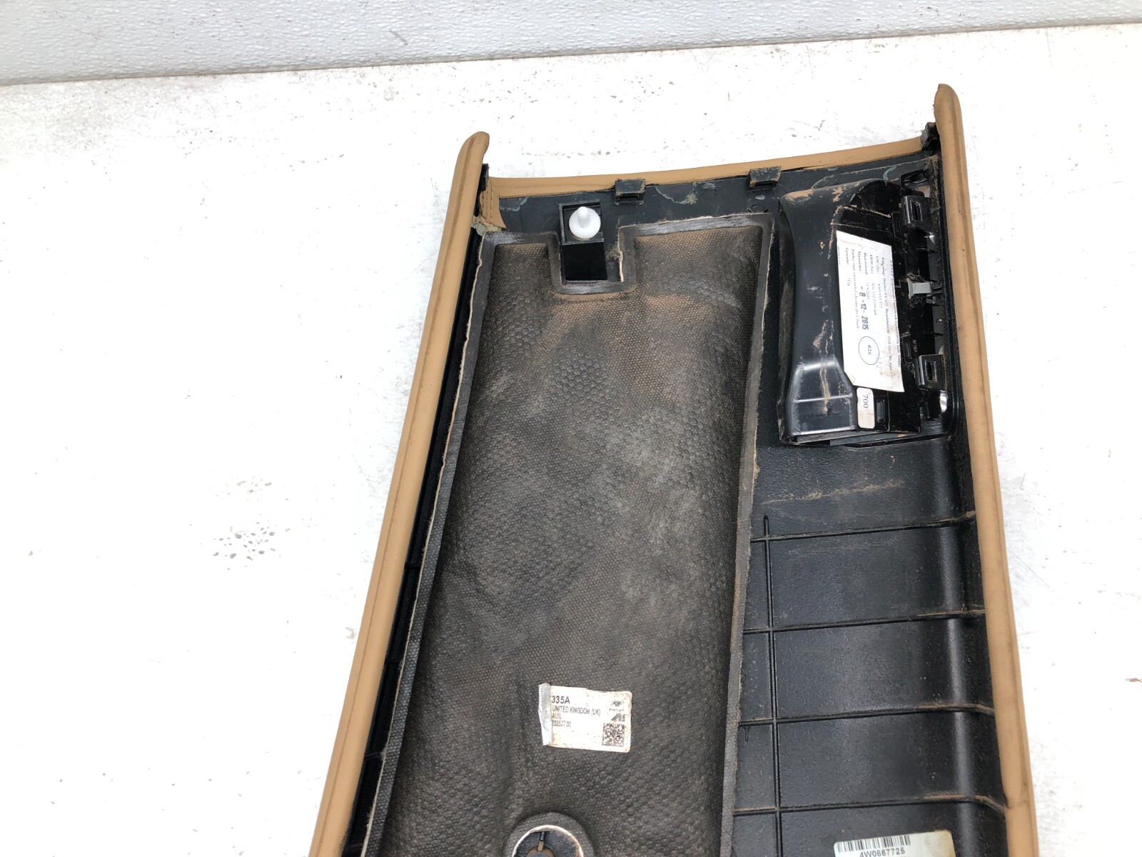 2014-2018 BENTLEY FLYING SPUR LEFT DRIVER SIDE LOWER B PILLAR TRIM COVER #NOTES
