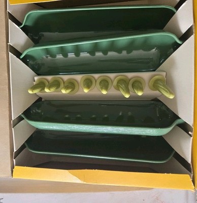 Vintage Serv-Rite Corn On-the-Cob Green Plastic 4-Holders 8-Skewers w/box