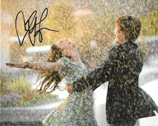 * VANESSA HUDGENS * signed 8x10 photo * HIGHSCHOOL MUSICAL * COA *