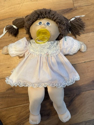 Cabbage Patch Kids Girl Brown Hair Blue Eyes Factory 1985 Pink Dress pacifier