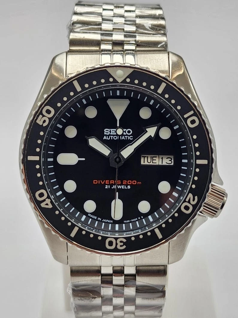 Seiko Diver Mechanical (Automatic) 200 m (20 ATM) Water Resistance