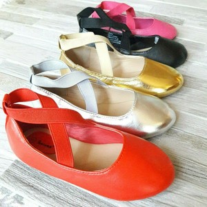 ballet flats with cross straps