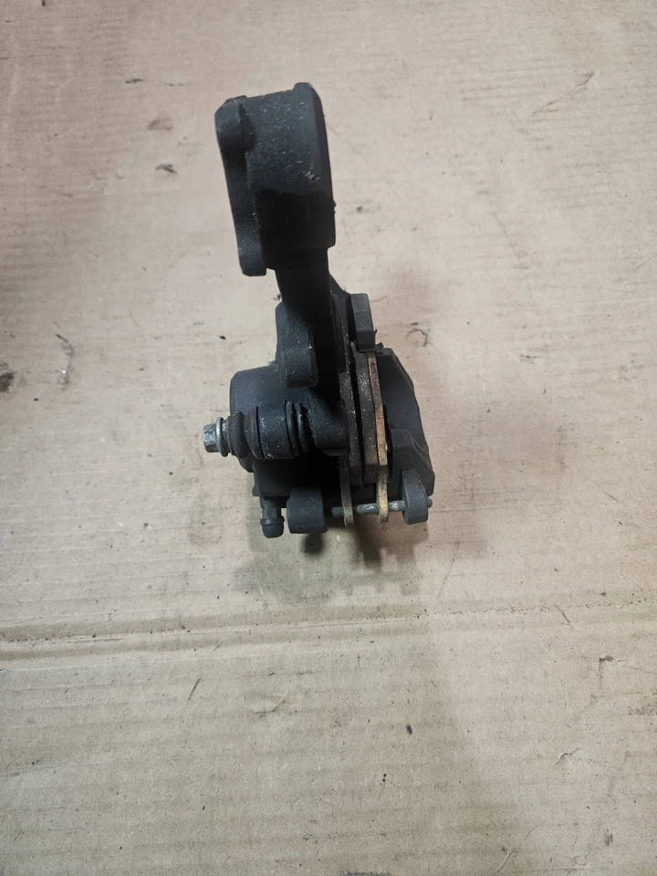 08-18 SUZUKI HAYABUSA OEM PINZA DE FRENO TRASERA Foto 3 de 4