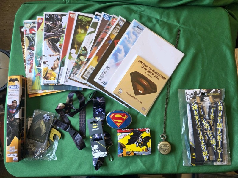 Justice League Collectibles Lot. Superman, Batman, Flash. Comics And More.