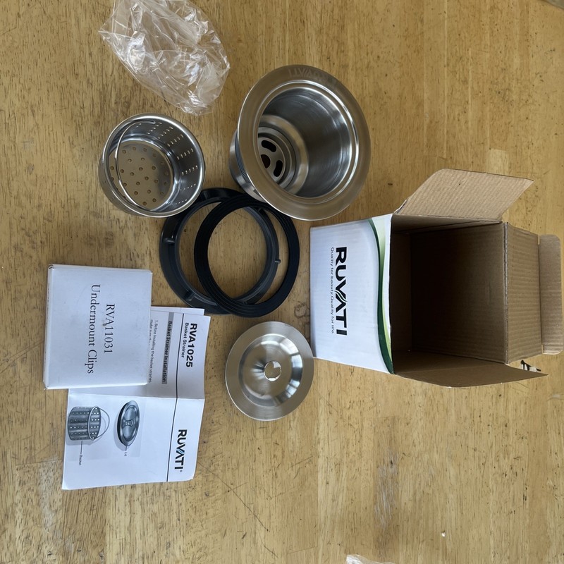 RUVATI RVA1025 Kitchen Sink Drain with Basket Strainer & Lid stainless steel NEW