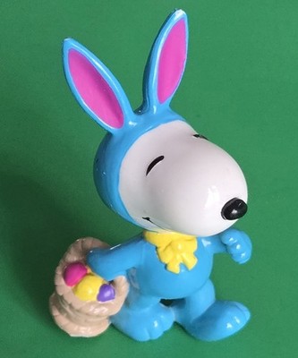 Vintage PVC Snoopy Figure Blue Bunny Suit Easter Basket Eggs Peanuts Cake Topper
