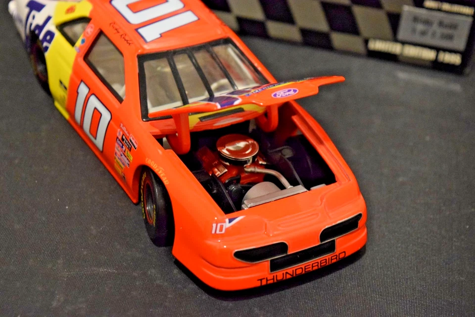 1995 Racing Collectables Рики Радд No10 TIDE Thunderbird масштаб 1:24 1 из 2508 - Изображение 2 из 4