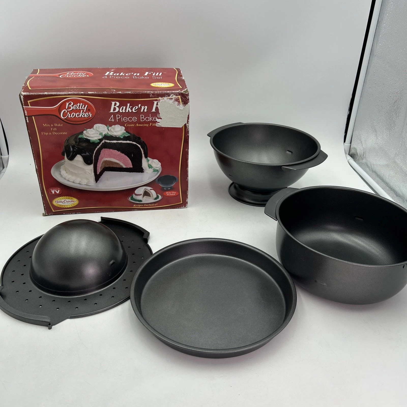 Vintage Betty Crocker Bake 'n Fill Baking Pan Set 4 Pc Cake Pans Dome Top