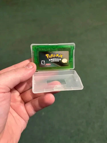 Pokemon Emerald - Nintendo Game Boy Advance