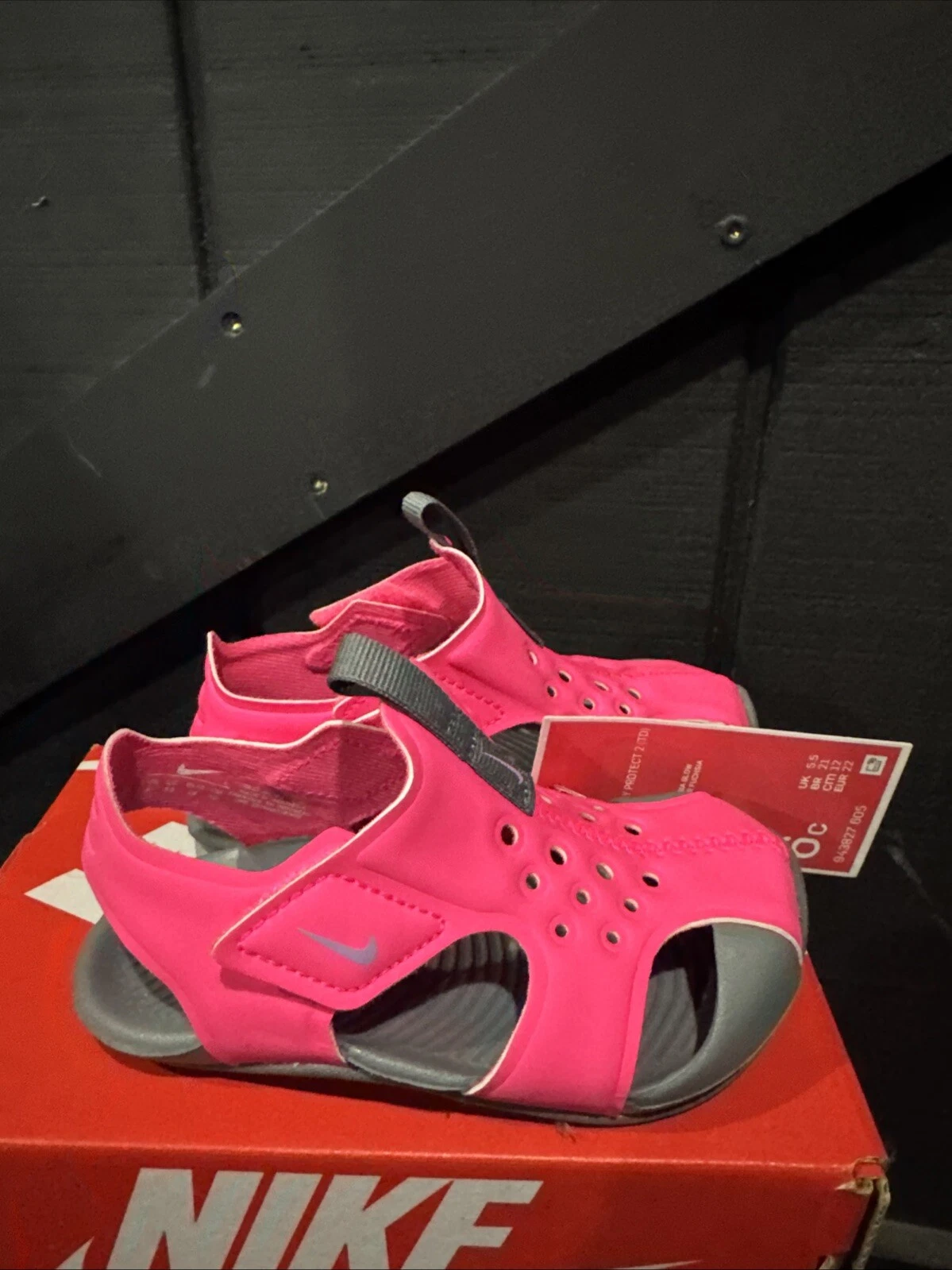 Nuovo bambino Nike Sunray Protect 2 Hyper rosa grigio fumo