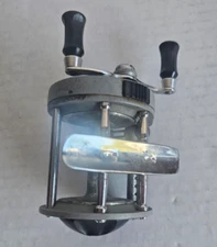 Vintage Pflueger Supreme Model 512 Bait Casting Fishing Reel Original