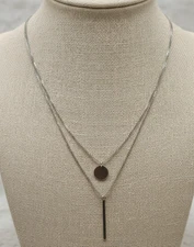 Layer Pendant Lariat Necklace Silver Tone Thin and Round disk Pendant 18"