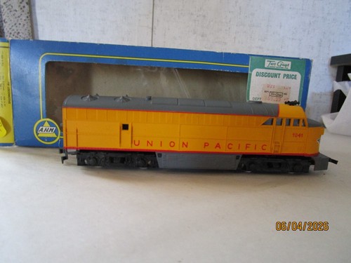 AHM, Rivarossi, HO, 1041 FM Union Pacific Diesellok, OB. | Zustand: Used