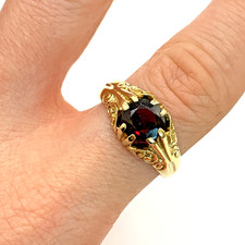 9 ct Gold Garnet Solitaire Gypsy Ring 9k 375 Yellow Gold - Size T