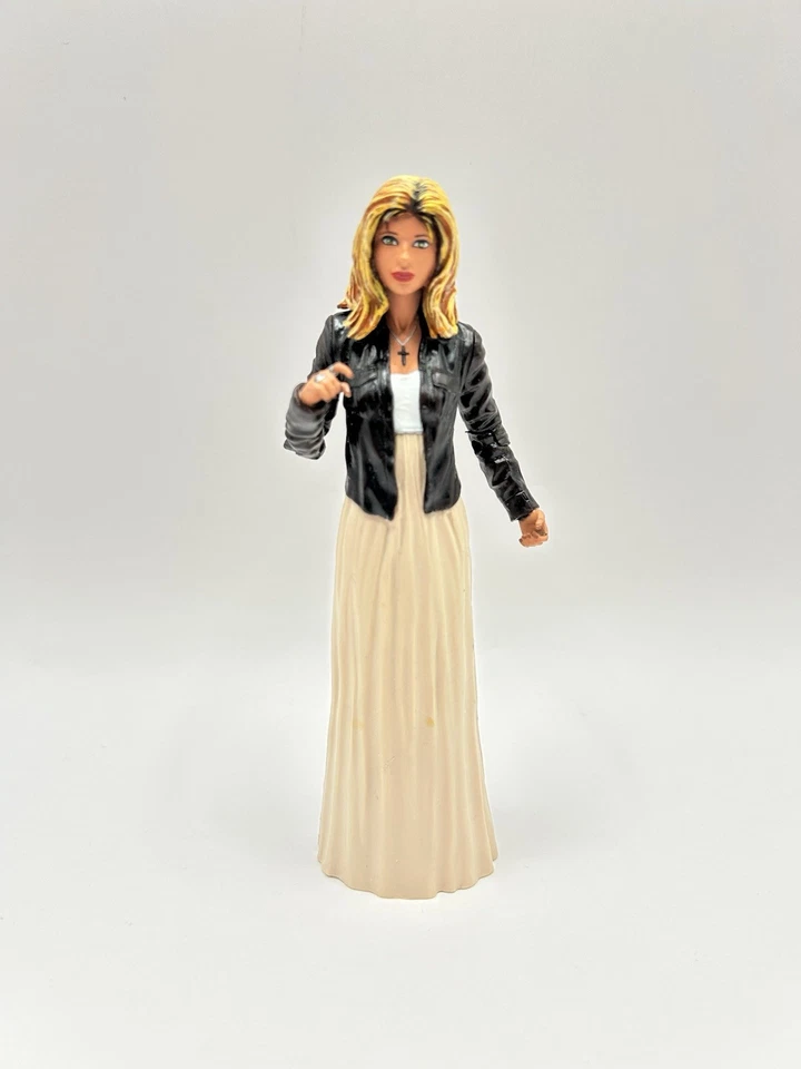 Figura de acción Buffy the Vampire Slayer Prophecy Girl 6" exclusiva de ToyFare Foto 2 de 4