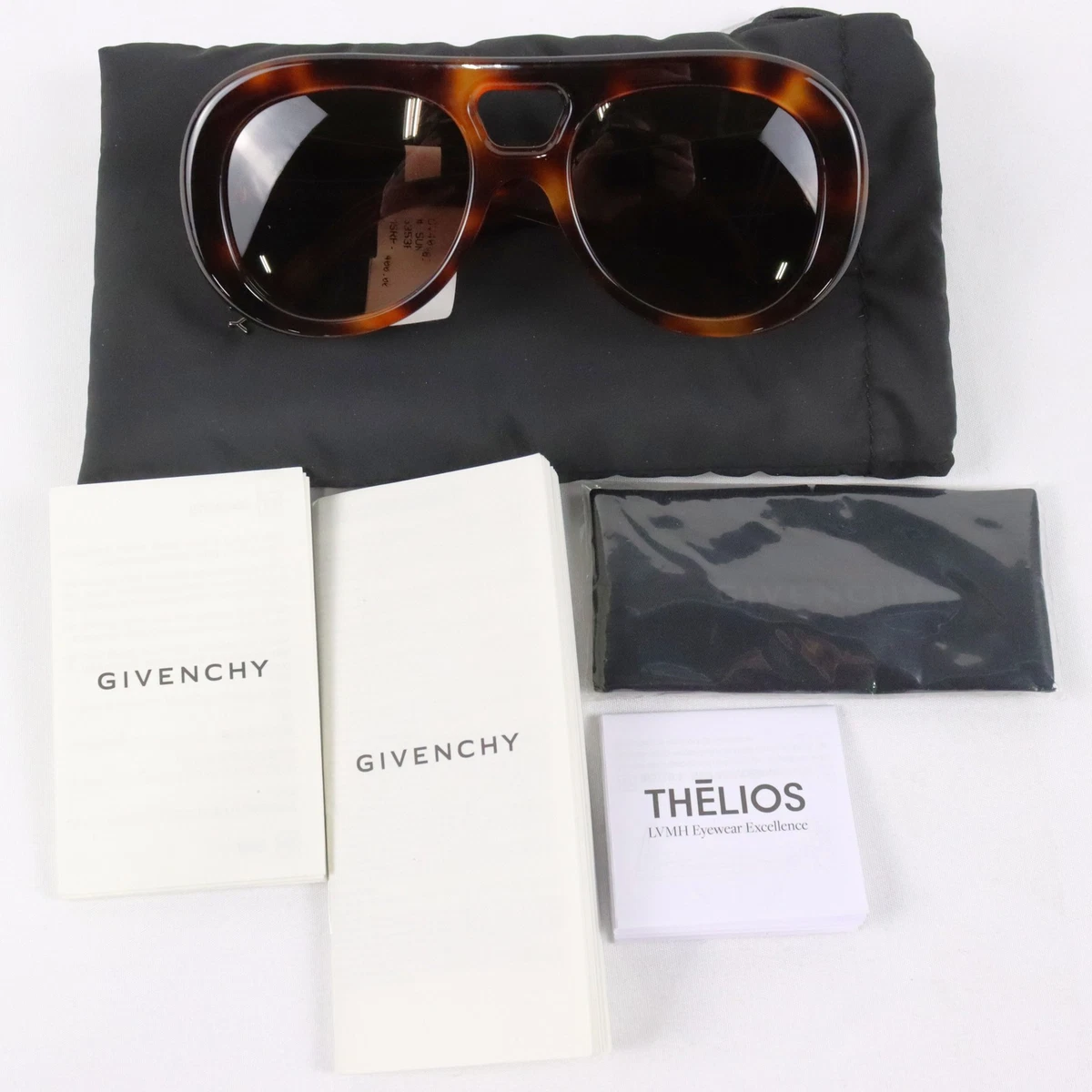 ?️ New Givenchy GV40078I 01A Sunglasses - Shiny Black/Gold with Studs Frame GIVENCHY GV40057I 01A - Sunglasses for Man | Lookeronline  main image 2