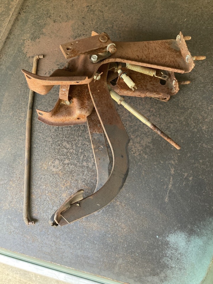 6772 CHEVY TRUCK CLUTCH BRAKE PEDAL ASSEMBLY eBay