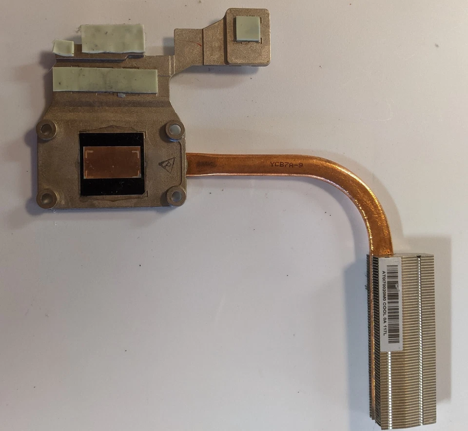 Dissipador de calor e parafusos para notebook Toshiba Satellite P775 CPU AT0170020M0 - Imagem 2 de 3