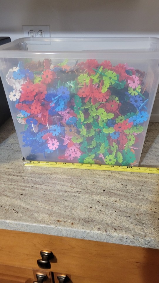 Brain flakes 1200 pieces snowflake builder blocks with wheels GREAT ...