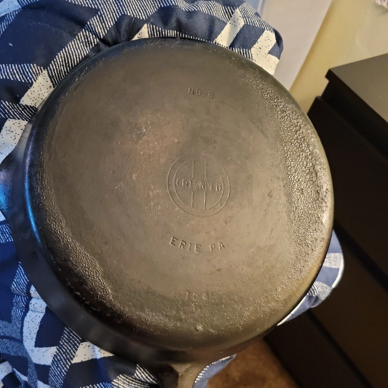 Vintage Griswold #8 Cast Iron Skillet 704F – Large Block Logo – Erie PA –