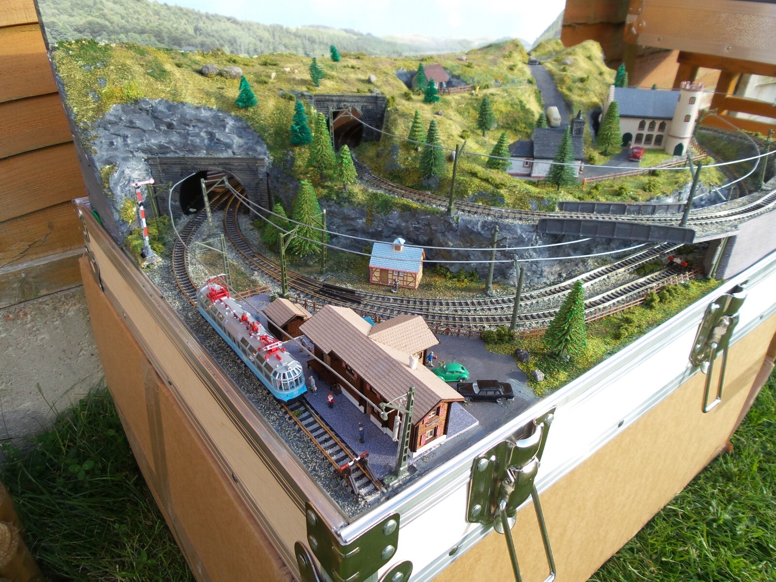 CLASSIC N GAUGE BRIEFCASE LAYOUT BY MOUNTAIN LAKE MODEL RAILWAYS MADE ...