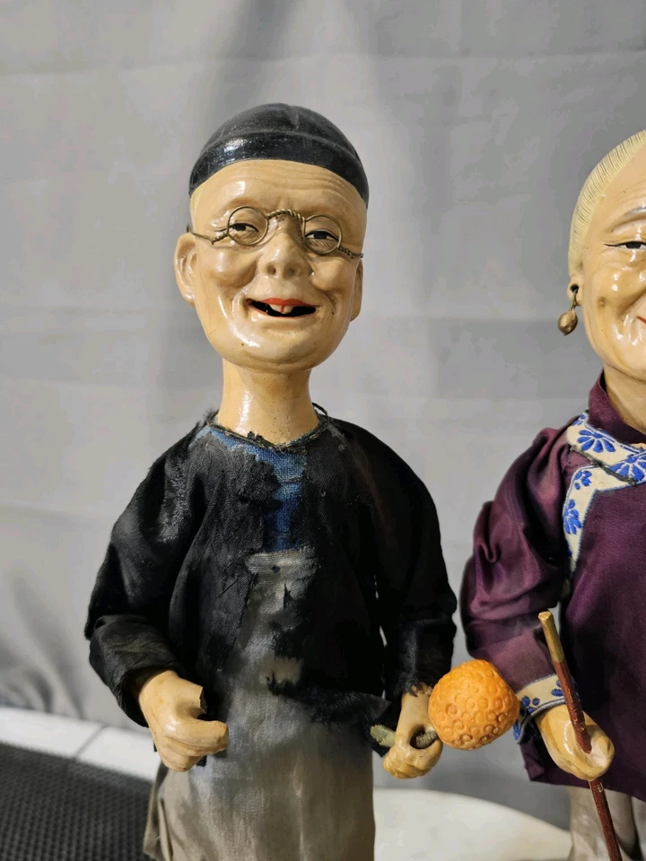 Par de muñecas chinas de hombre y mujer mayor de 14" con ropa de seda c. 1920 hombre sin fi Foto 3 de 4