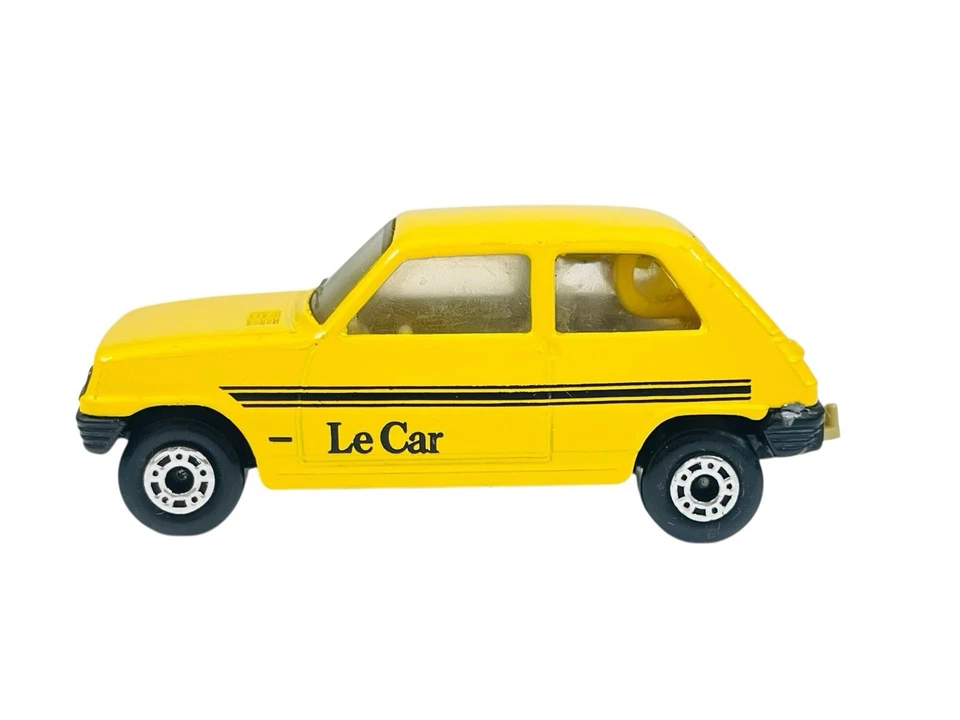 Matchbox Lesney Superfast MB21 Yellow Renault 5TL Le Car w/Yellow Picture Box - Image 2 of 4