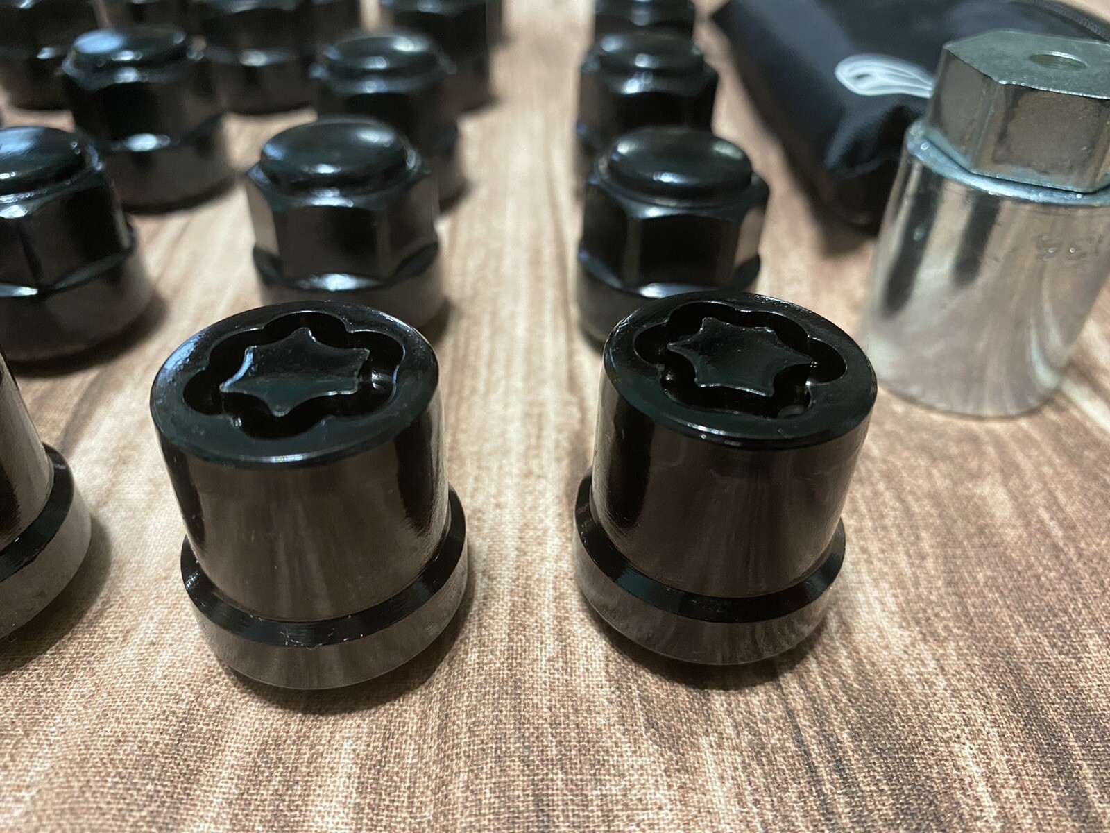 USED OEM HONDA BLACK LUG NUTS & WHEEL LOCK SET PILOT PASSPORT CIVIC