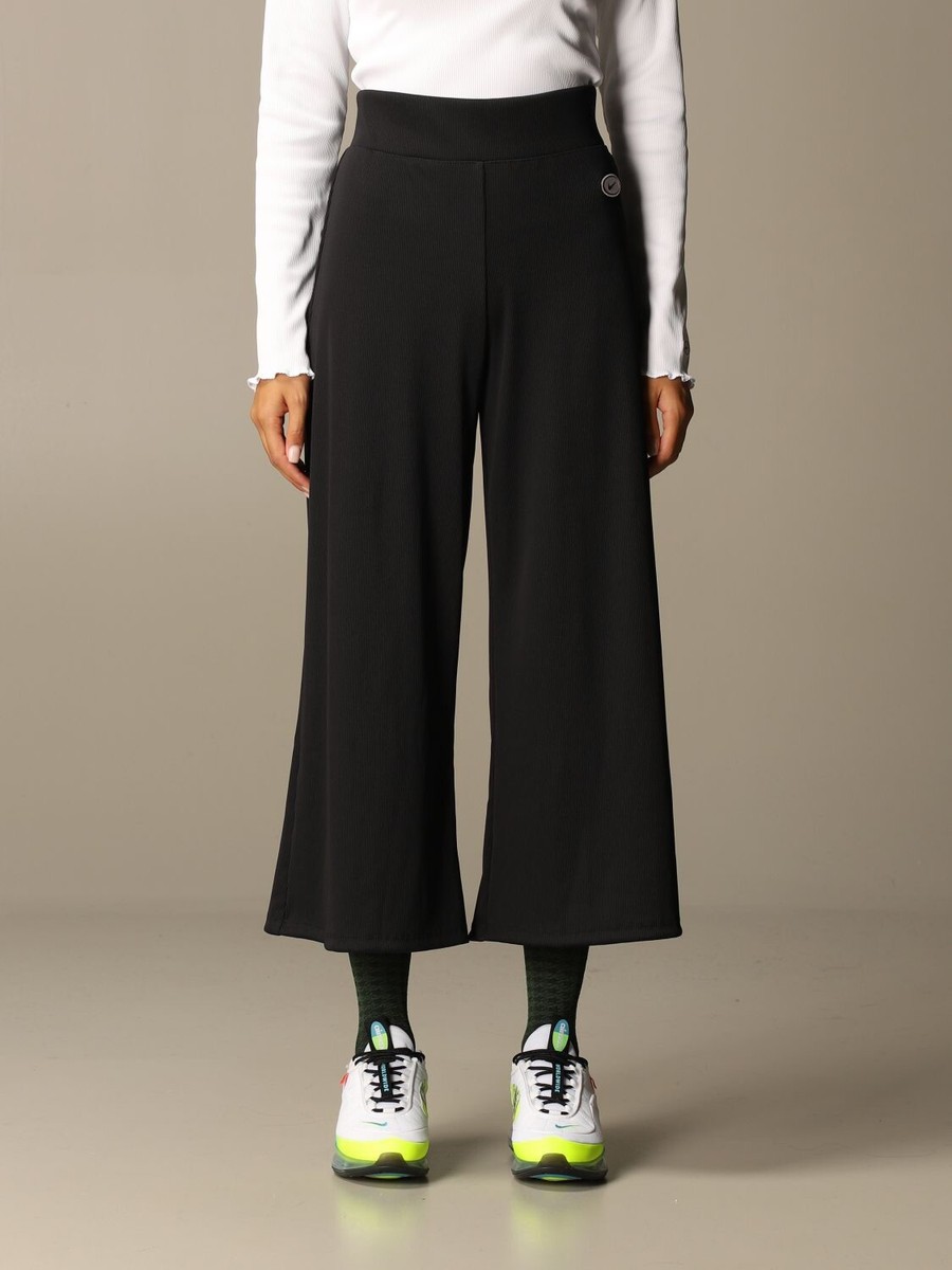 nike wide leg crop pants