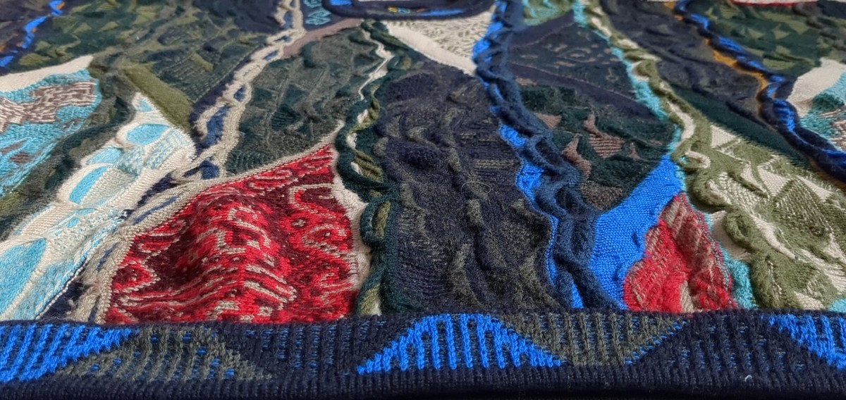 Vintage Coogi Australia Pure New Wool Sweater Embossed Knit Vintage Coogi Australia Pure New Wool Sweater Embossed Knit