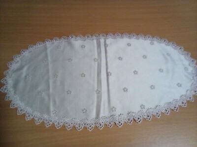 beiges Zierdeckchen 30 cm x 56 cm Geschenk  Vintage Nostalgie Omas Nachlaß Deko