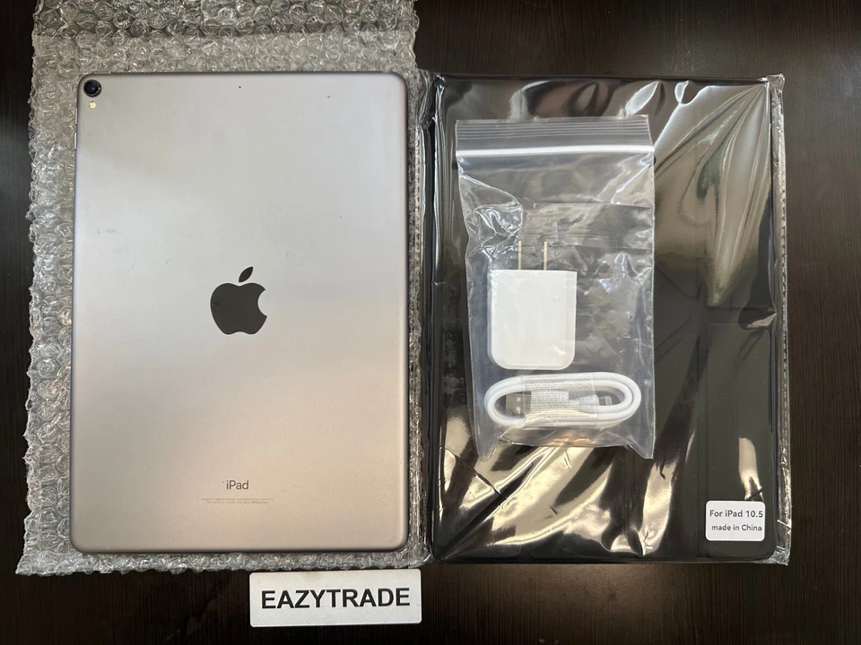 Apple iPad Pro 1st Gen 10.5" 64GB, Wi-Fi - Bundle - Fair Condition - Image 4 of 4