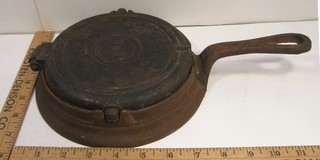VINTAGE 2 PART CAST IRON WAFFLE MAKER WITH SWIVEL BASE "7 8 " OR " 78"