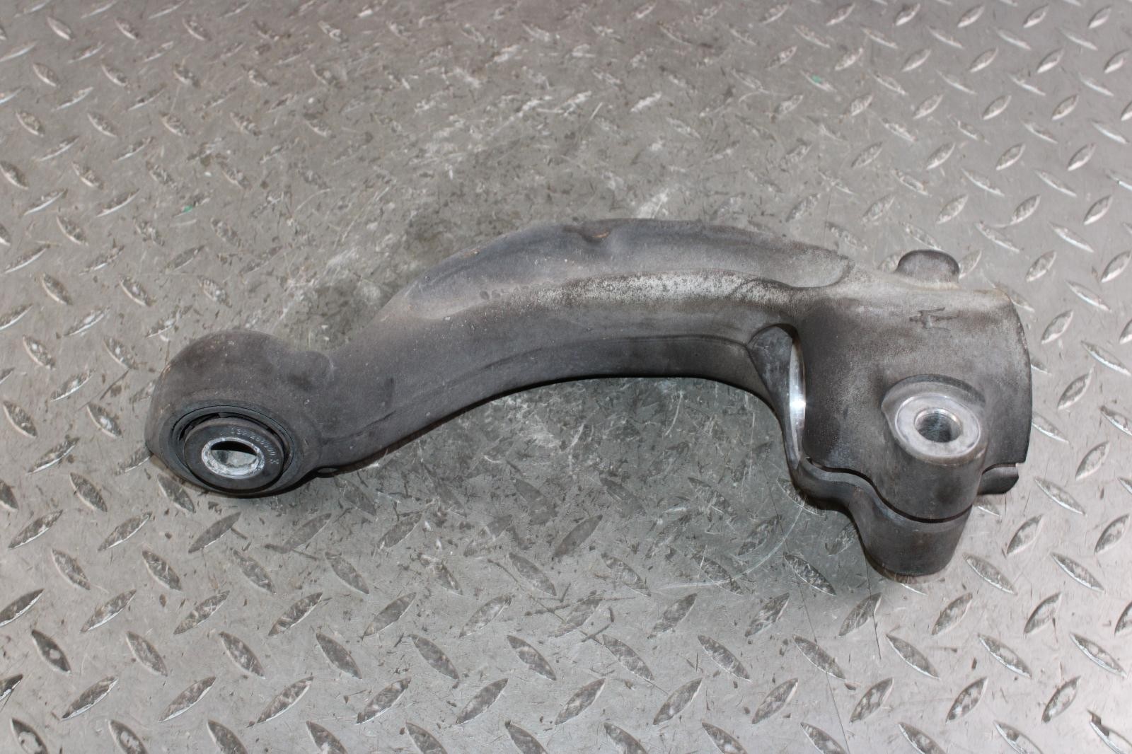 14-19 Ghibli Front Driver Side Left LH Strut Shock Absorber Fork Mount Bracket