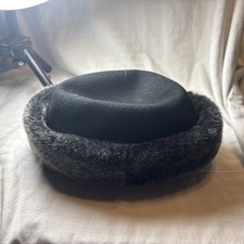 Black wool felt hat featuring a grey fur trim around the brim. VTG Women  s Styl