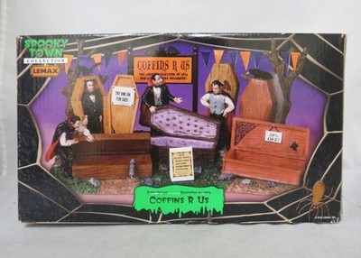 LEMAX Spooky Town : COFFINS R US - Vampires Halloween 2010 Village (NM)