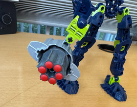 LEGO Bionicle Toa Mahri Hahli (8914) 100% Complete