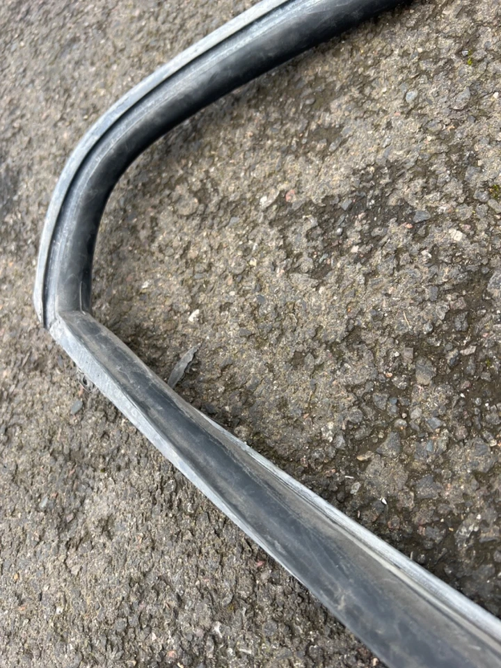 Cuarto trasero izquierdo derecho sello goma cristal bmw e10 1600 2002tii 51367441112 Foto 3 de 3