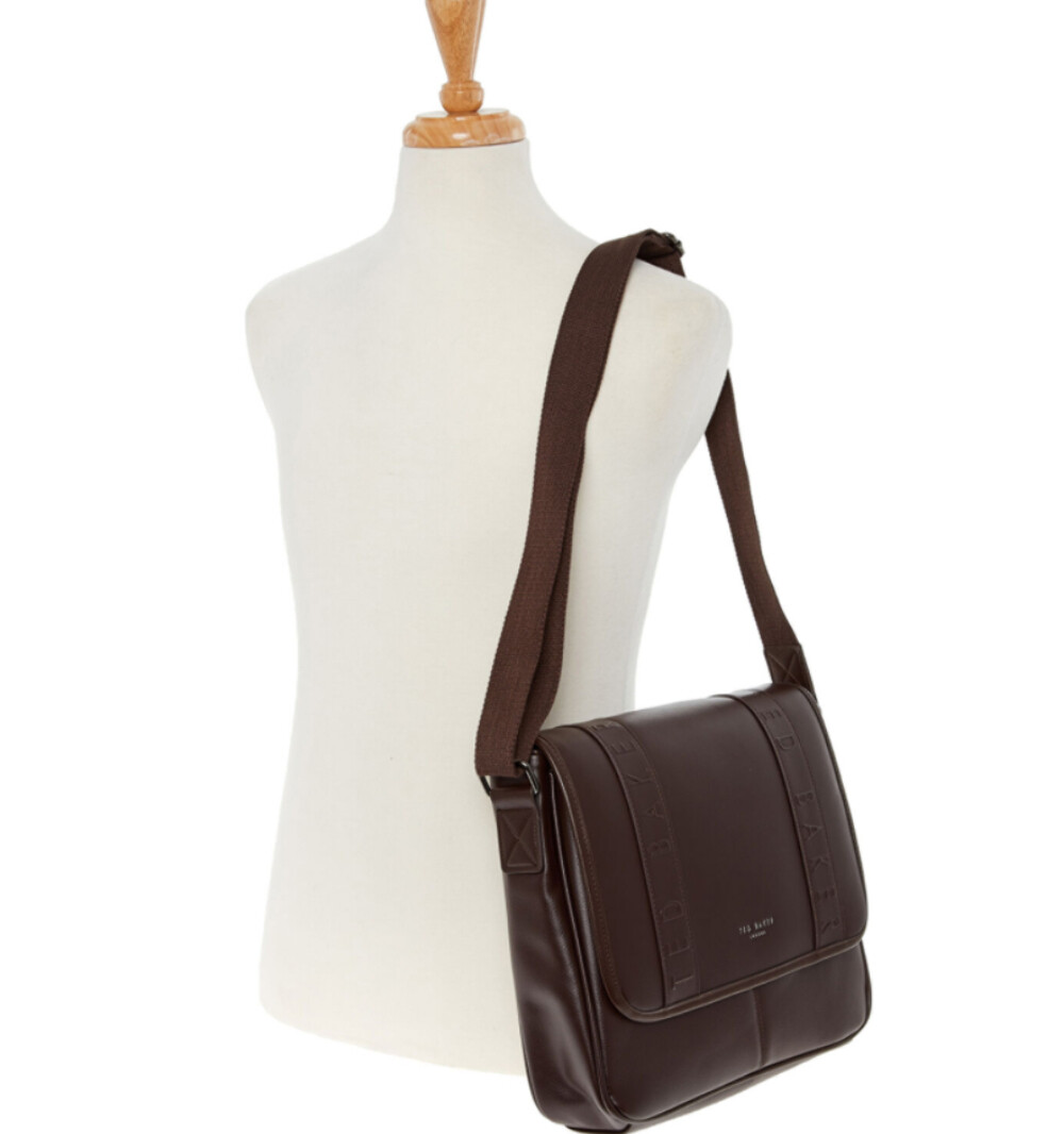 【新品、】ted stole/hyeon Ted Baker HYEE Debossed Messenger Bag Dark Brown XH9M/XB39